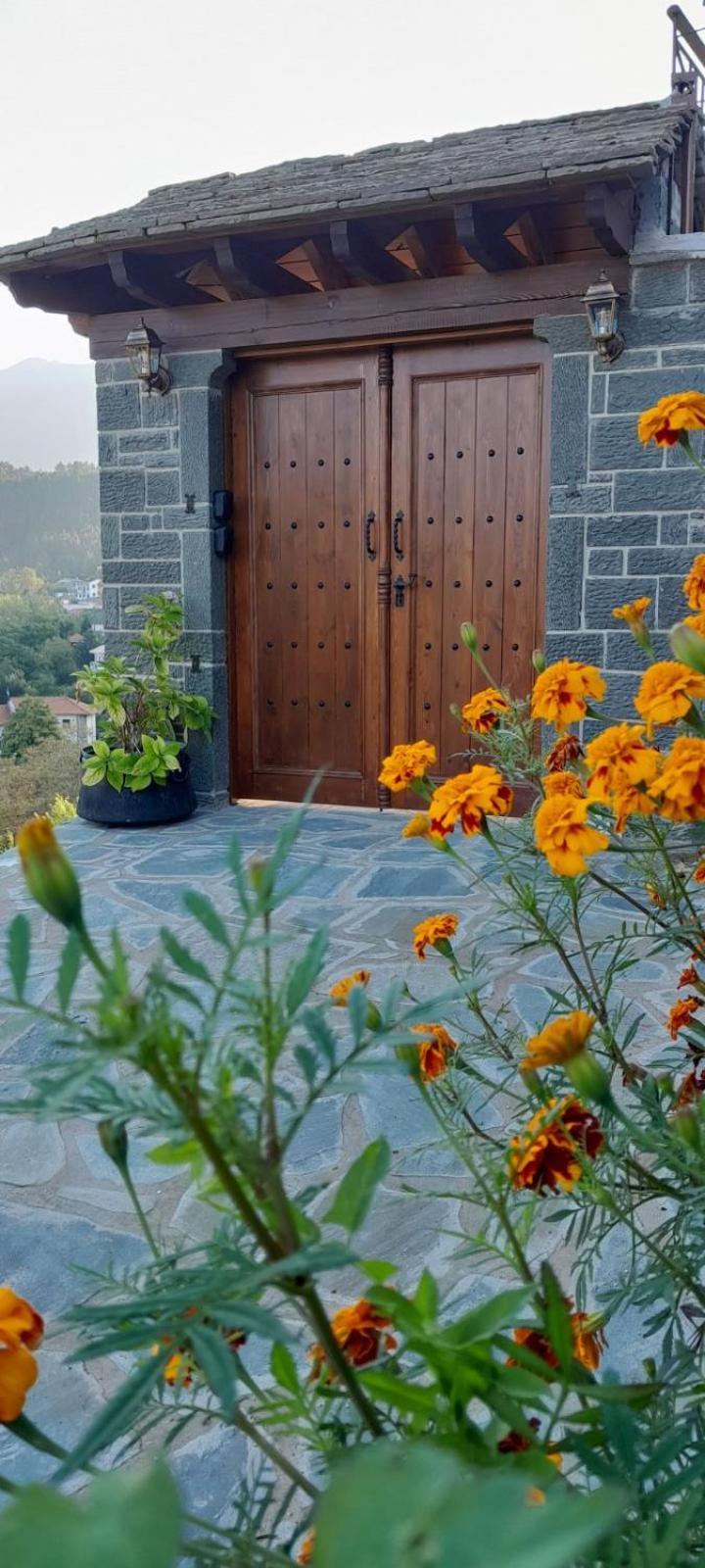 Point Of View 2 Apartment Pramanta Exterior photo
